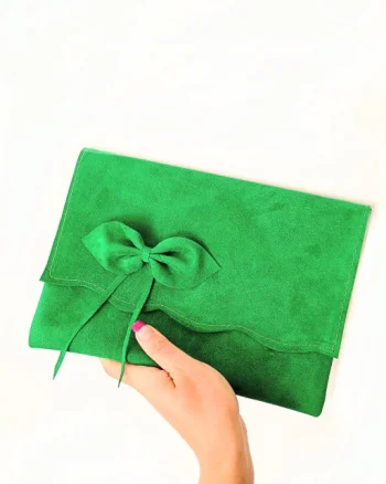 Plic handmade verde, din piele naturala intoarsa, cu fundita