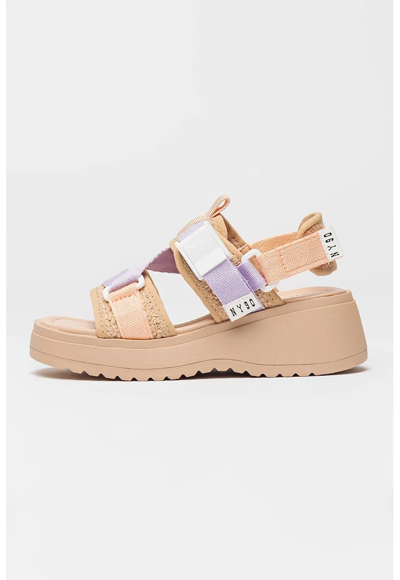 Sandale cu talpa wedge si catarama Decorum, Maro nisip/Lila