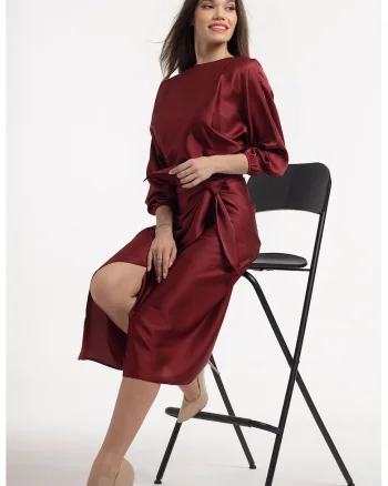 Rochie petrecuta cu slit pe partea din fata, Visiniu