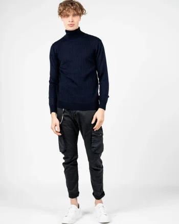 Pulover slim fit cu guler inalt,