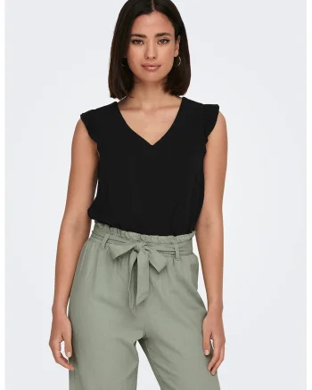 Tricou cu decolteu in V si maneci cu volane