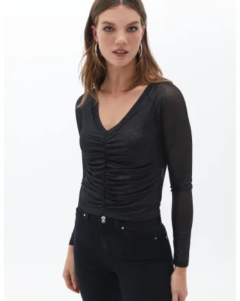 Bluza cu decolteu in V si model drapat, Negru