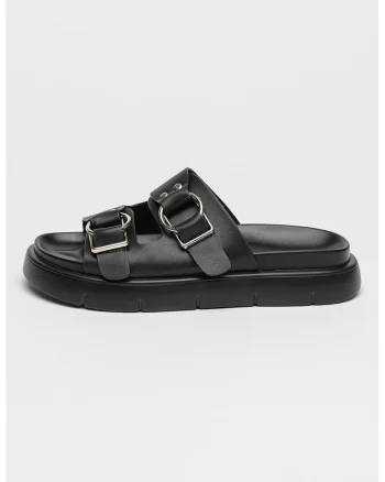 Papuci de piele cu detalii metalice, Negru