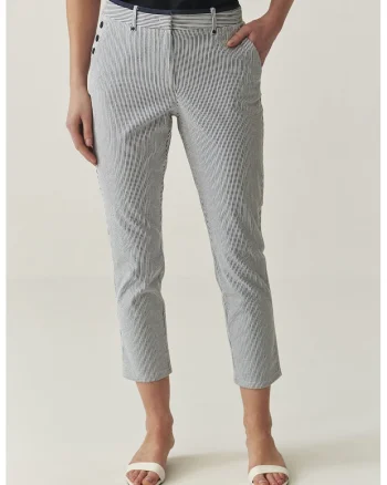 Pantaloni chino crop cu model in dungi, Negru/Alb murdar