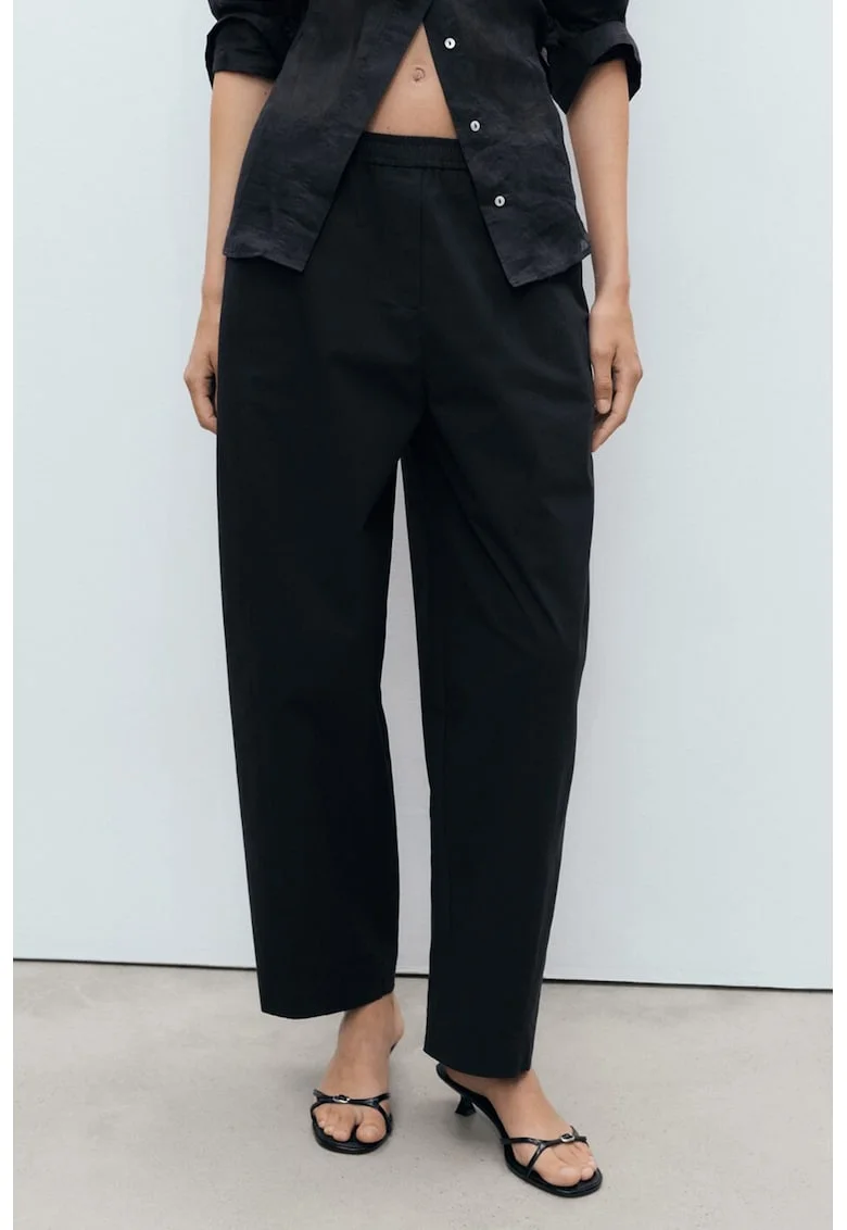 Pantaloni cu croiala dreapta si model uni, Negru