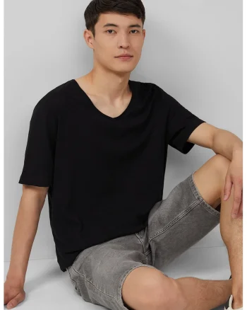Tricou lejer cu decolteu in V, Negru
