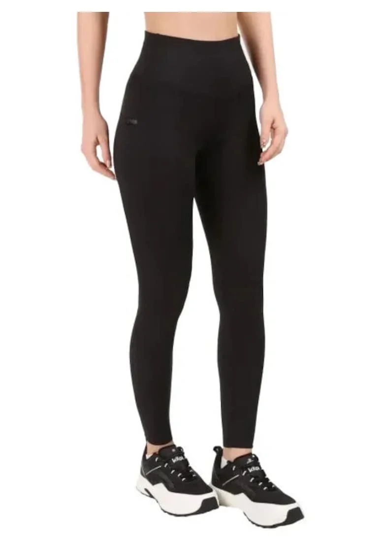 Colanti  Jamily, Negru
