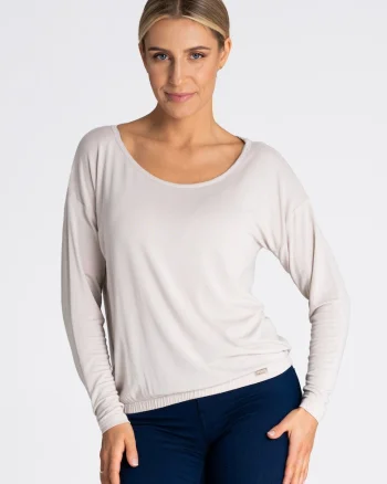 Bluza dama  M981, bej, 94% vascoza, 6% elastan, croiala simpla, maneci lungi