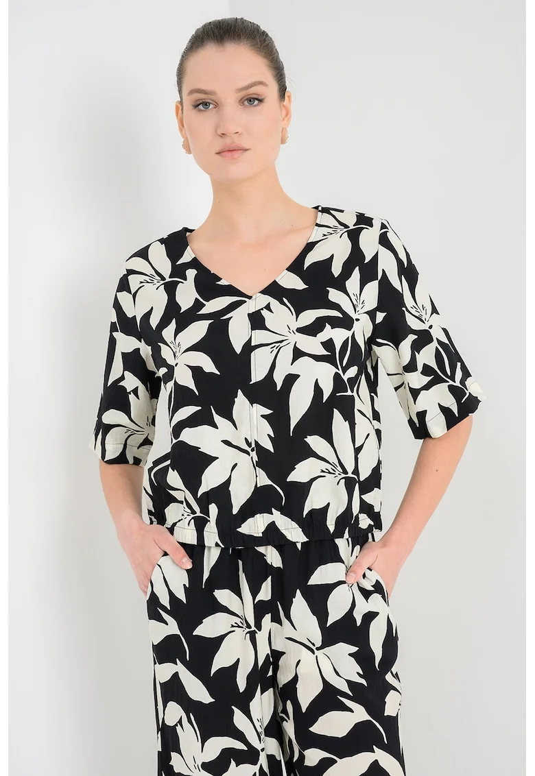 Bluza lejera cu model floral