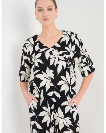 Bluza lejera cu model floral