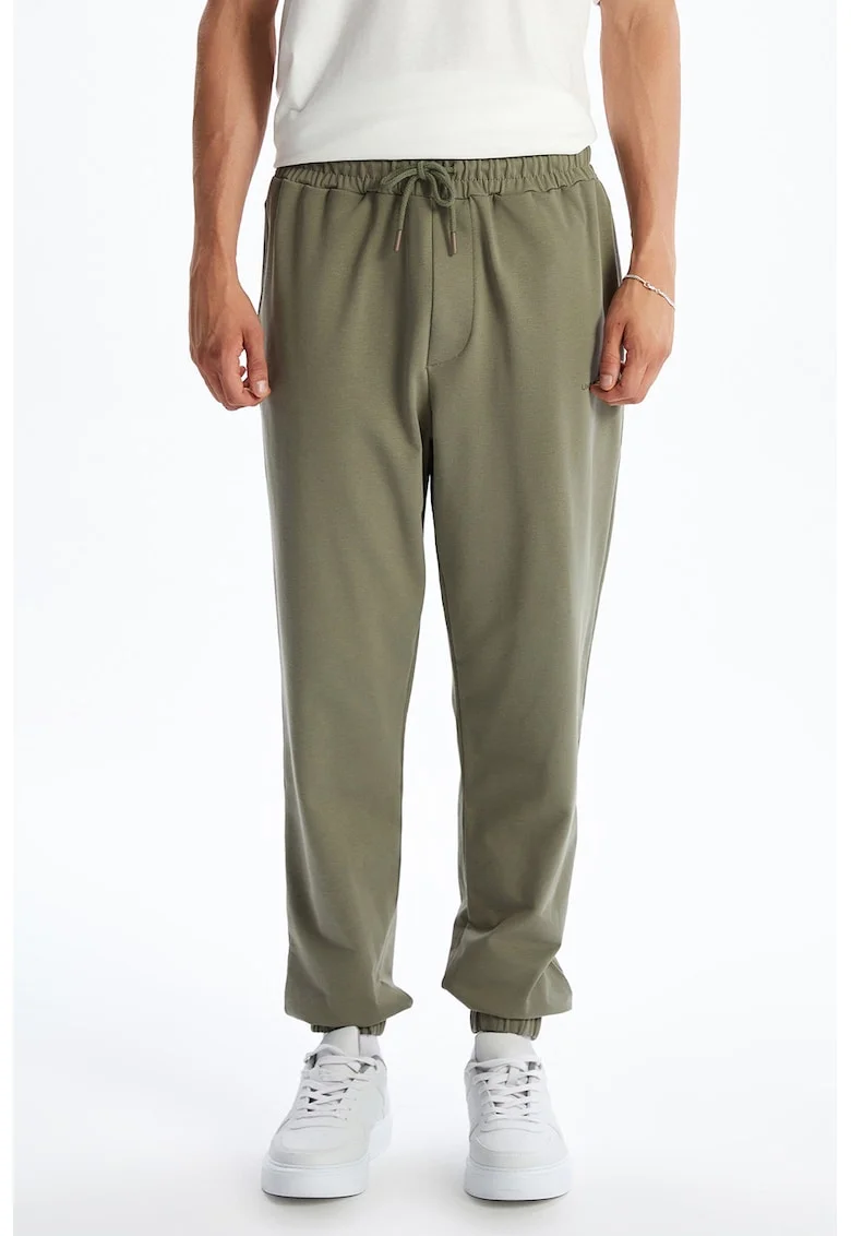 Pantaloni de trening cu croiala conica si snur, Verde feriga