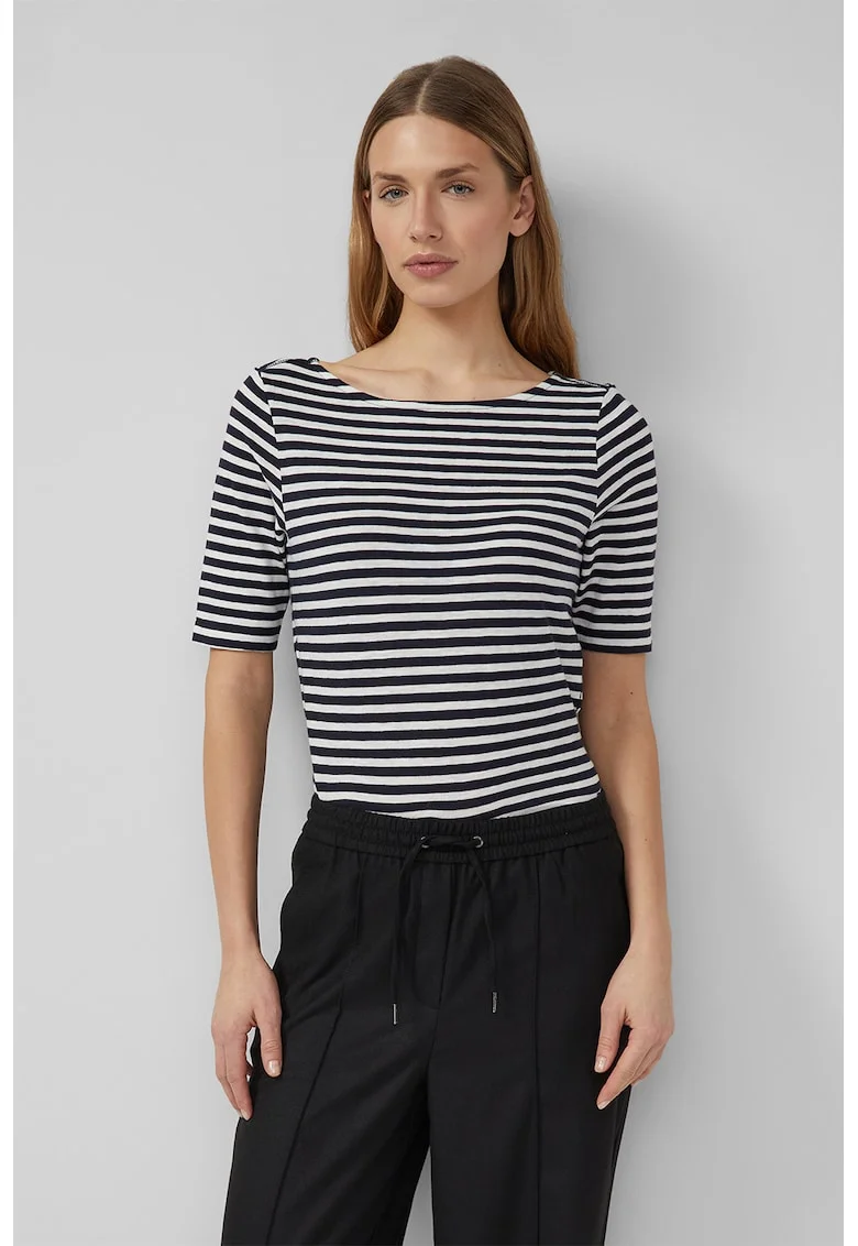 Tricou cu dungi si decolteu barcuta