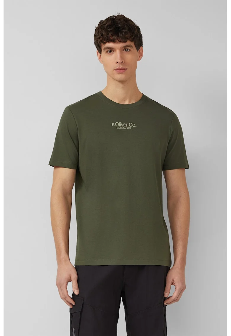 Tricou cu decolteu la baza gatului si logo
