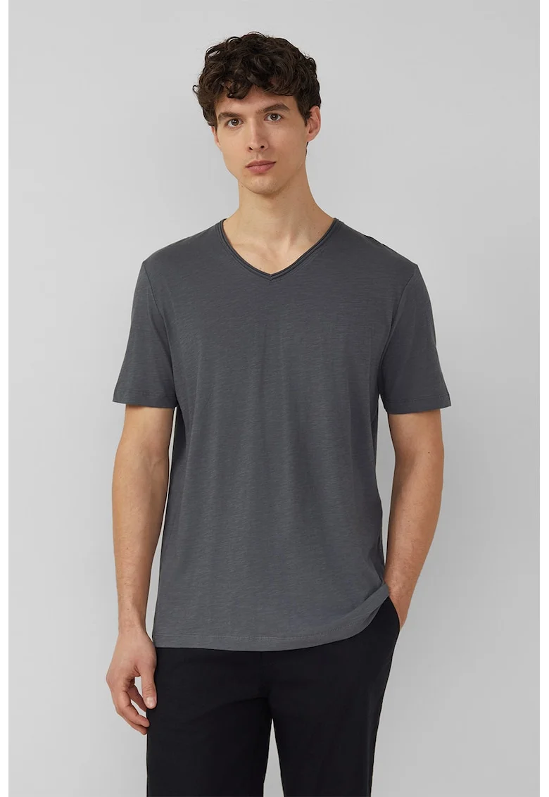 Tricou cu decolteu in V