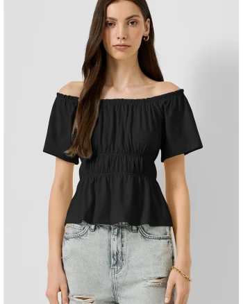 Tricou cu volane si decolteu pe umeri