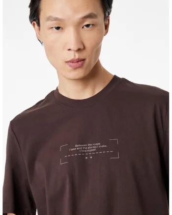 Tricou regular fit cu imprimeu text, Maro inchis