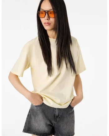 Tricou cu broderie, Galben