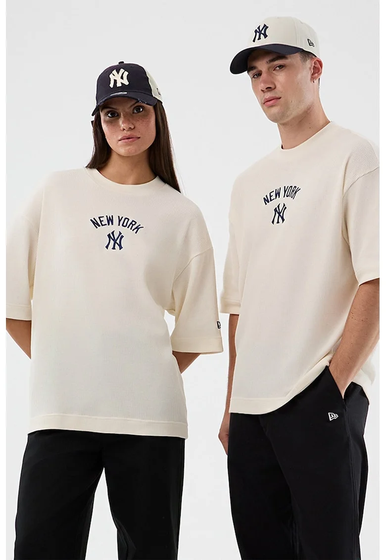 Tricou unisex din bumbac cu decolteu la baza gatului si design text, Crem