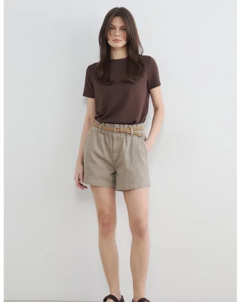 Pantaloni scurti cu o curea, Maro taupe deschis