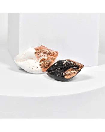 Brose Lips, Alb/Negru/Aramiu