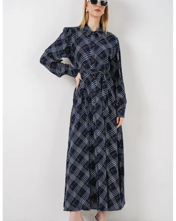 Rochie tip camasa, midi,  model in carouri, viscoza, bleumarin
