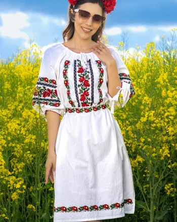 Rochie alba traditionala Crista din bumbac cu simbolul trandafirului