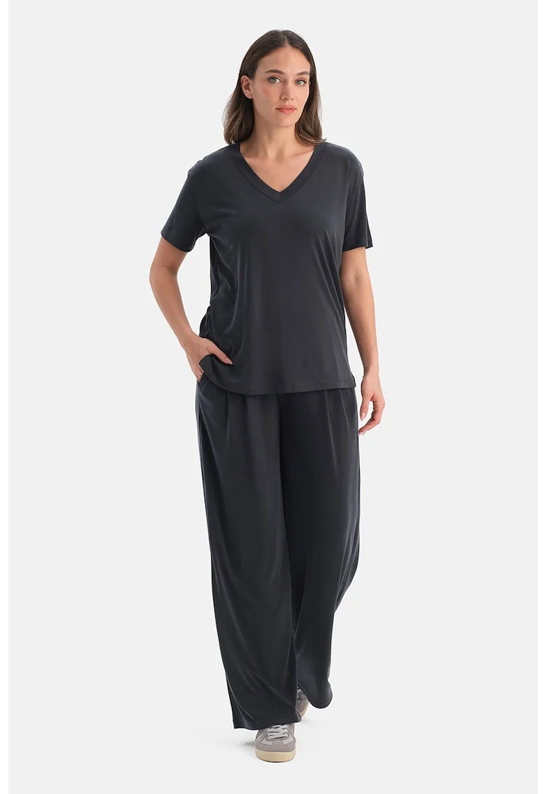 Tricou din amestec de modal cu decolteu in V, Negru stins