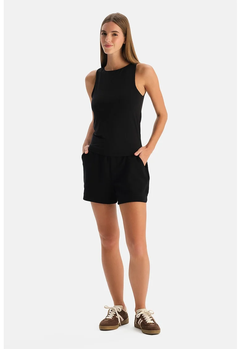 Pantaloni scurti din amestec de modal cu buzunare laterale, Negru