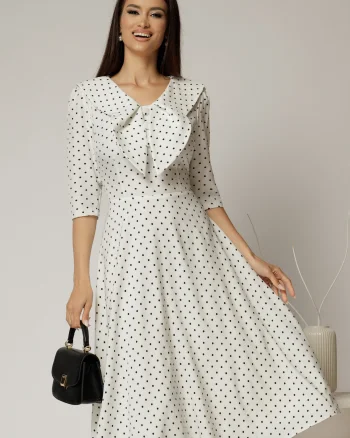 Rochie midi alba cu buline si guler amplu croi clos