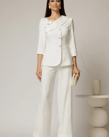 Compleu DY Fashion alb din sacou cu funda si nasturi perla si pantaloni