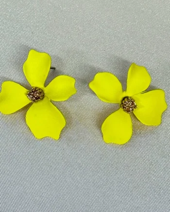 Cercei A Little Magic, cu design floral si prindere cu tija, Galben