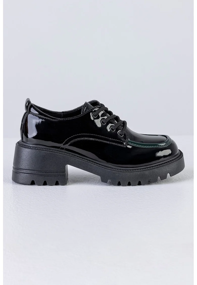 Pantofi de piele ecologica lacuita cu aspect masiv, Negru