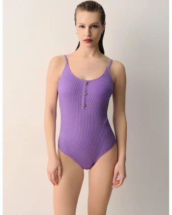 Costum de baie intreg texturat cu detalii metalice, Lila
