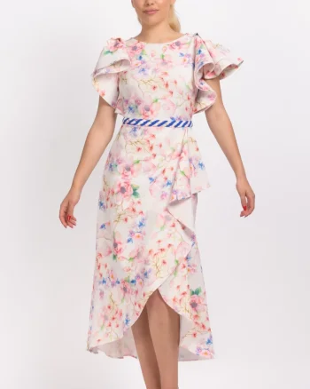 Rochie eleganta cu imprimeu floral asimetrica prevazuta cu volane si centura impletita