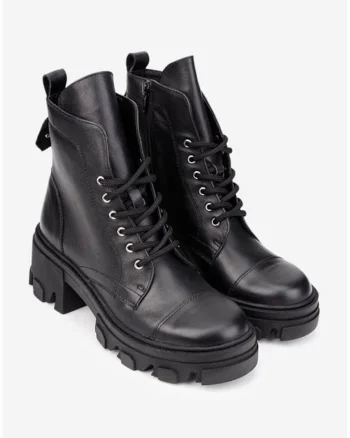 Ghete dama piele neagra, Negru