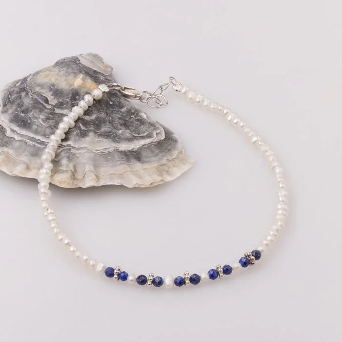 Bratara subtire din perle cu lapis lazuli