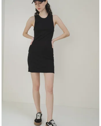 Rochie mini cu decolteu la baza gatului