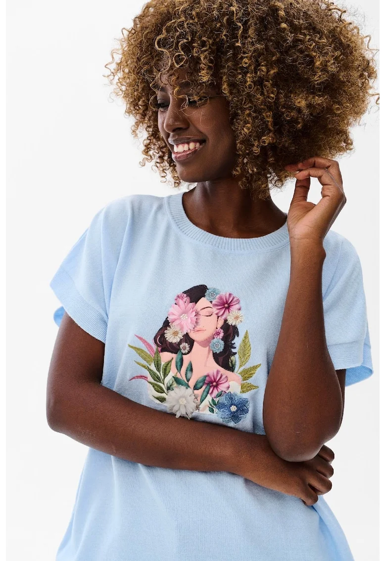 Tricou cu detaliu brodat