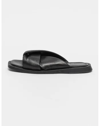 Papuci de piele, Negru