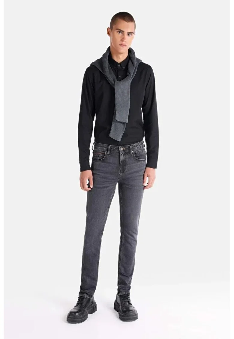 Pantaloni De Barbati Denim Straight Fit 044 Karl Cl1066337
