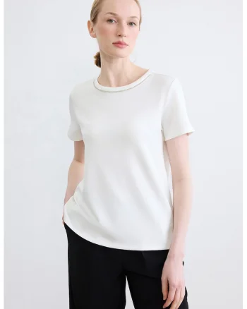 Tricou cu model uni si decolteu cu decoratiuni, Alb murdar