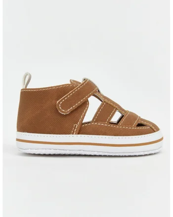 Pantofi cu velcro si decupaje, Maro