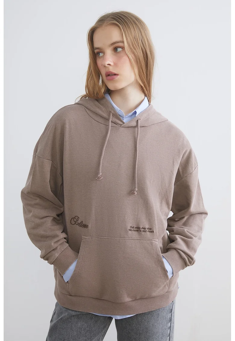 Hanorac regular fit cu text, Maro taupe