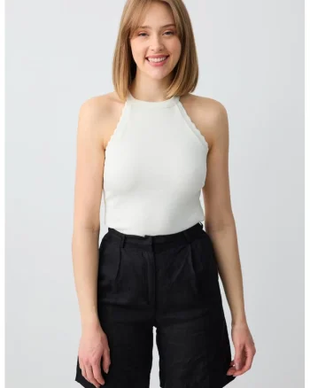 Pantaloni scurti de in cu talie inalta, Negru