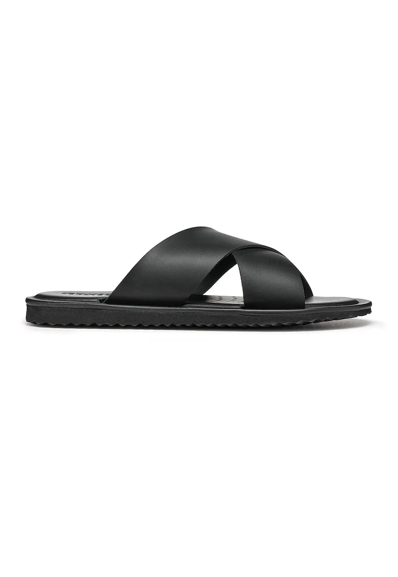 Papuci de piele, Negru