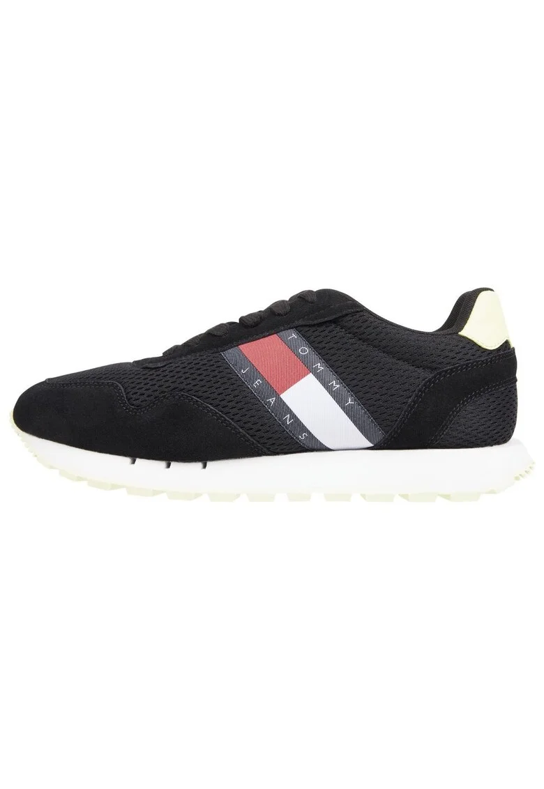 Pantofi cu insertii textile si din piele intoarsa