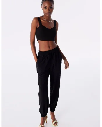 Pantaloni cu croiala conica, Negru