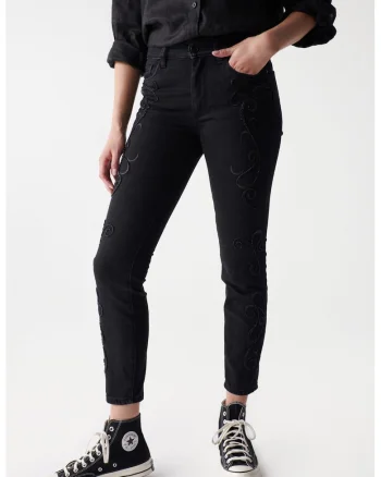 Blugi crop, skinny fit cu detalii aplicate,