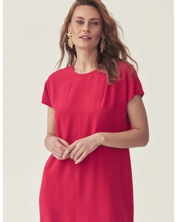 Rochie cu croiala dreapta si slit pe partea din spate, Rosu