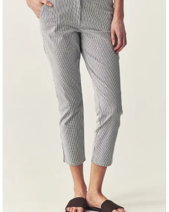 Pantaloni chino crop cu model in dungi, Alb/Bleumarin